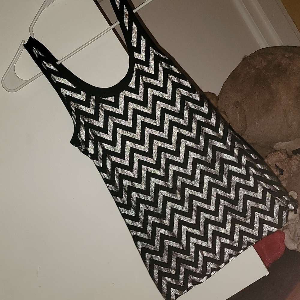 Black/silver zig-zag striped tank